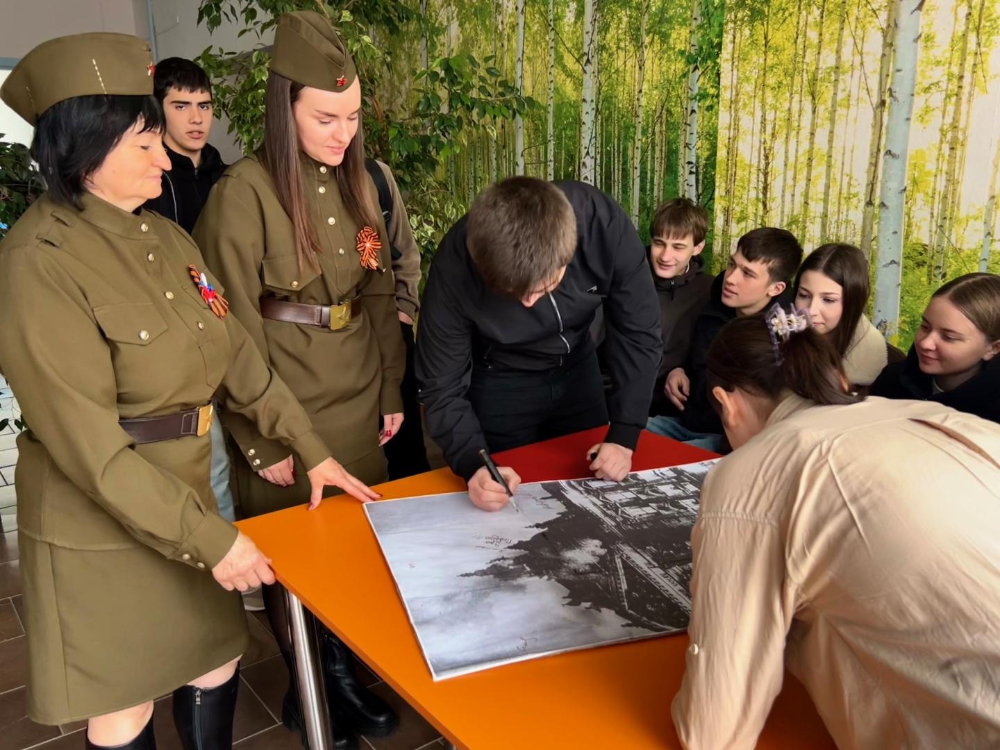 «Распишись за деда».